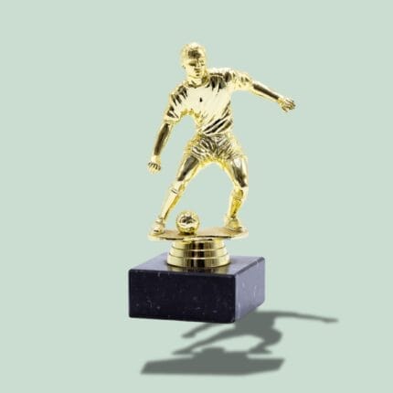 Statuette - Fodboldspiller- Guld