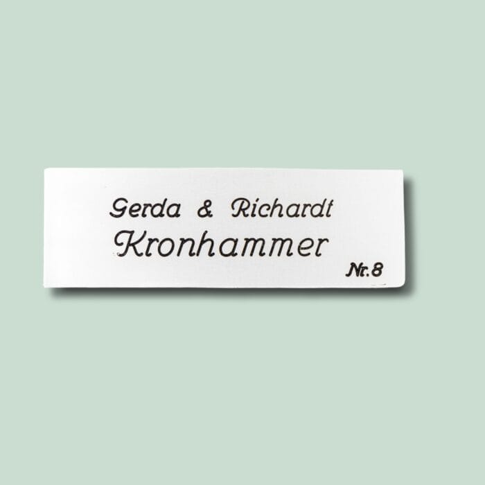 Dørskilt i aluminium - Gerda nr. 08 - Hjortlund & Bøgh Gravering - Tavleskilt 8 Gerda ALU Groen