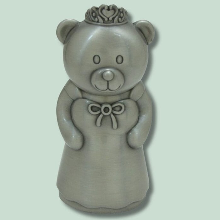 Sparebøsse - Prinsessebamse - Hjortlund & Bøgh Gravering - 92015276280 FORTINNET SPAREBOeSSE PRINSESSE BAMSE MED GROeN