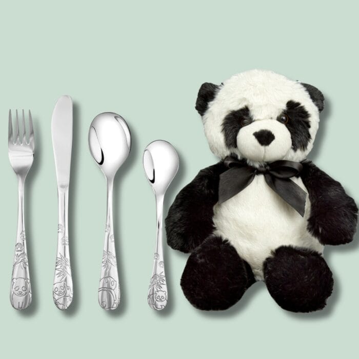 Bestik - Panda - inkl. bamse - Hjortlund & Bøgh Gravering - 93002527007 BESTIK PANDA MED KARMME BAMSE MED GROeN