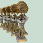 Række af årets kammeratskabspokaler 2023