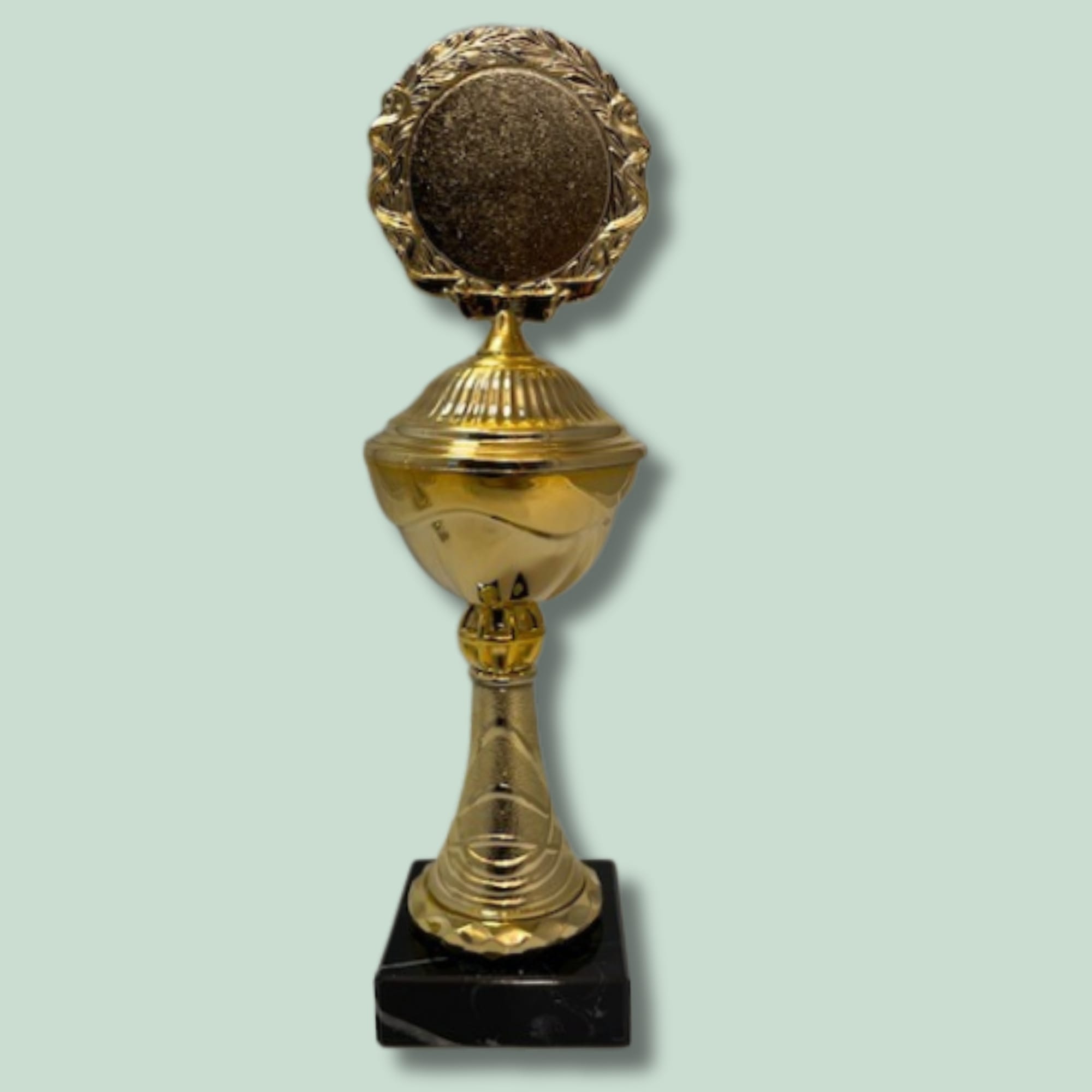 P33 - FREDERICIA Guldtrofæ med sort sokkel