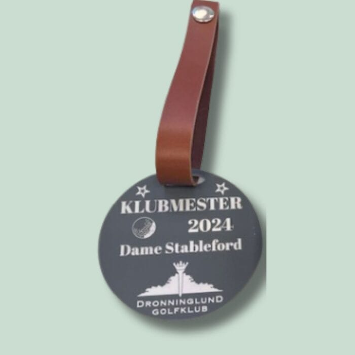 Klubmester badge - Hjortlund & Bøgh Gravering - BAGMAeRKE MED GROeN