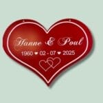 Rødt hjerte med navn og dato